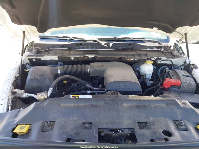 1C6RR7KG5JS300520 RAM 1500 Tradesman 4x4 5&#039;7 Box