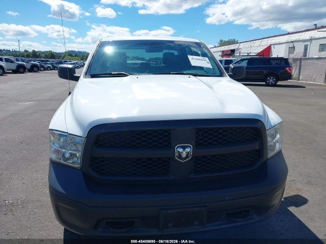 1C6RR7KG5JS300520 RAM 1500 Tradesman 4x4 5&#039;7 Box