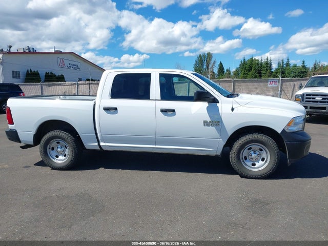 1C6RR7KG5JS300520 RAM 1500 Tradesman 4x4 5&#039;7 Box