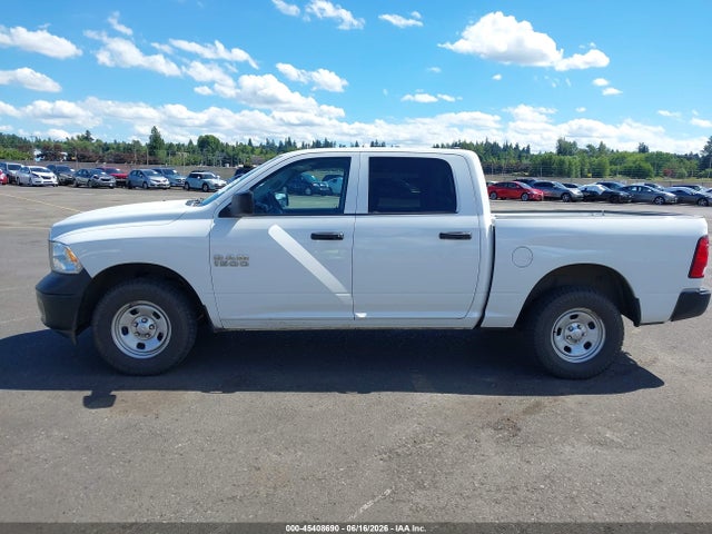 1C6RR7KG5JS300520 RAM 1500 Tradesman 4x4 5&#039;7 Box