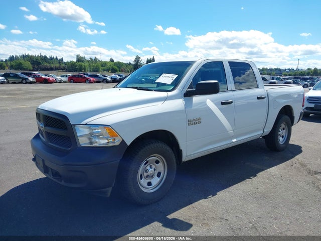 1C6RR7KG5JS300520 RAM 1500 Tradesman 4x4 5&#039;7 Box