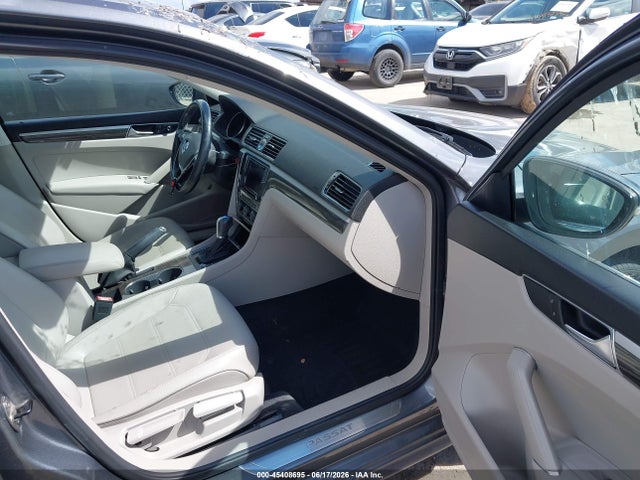 Продаж на аукціоні авто 2017 Volkswagen Passat 1.8t Se, vin: 1VWGT7A39HC006393, номер лоту: 45408695