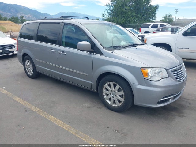 Chrysler Town &amp; Country Touring 2015 2C4RC1BG2FR552130 main image