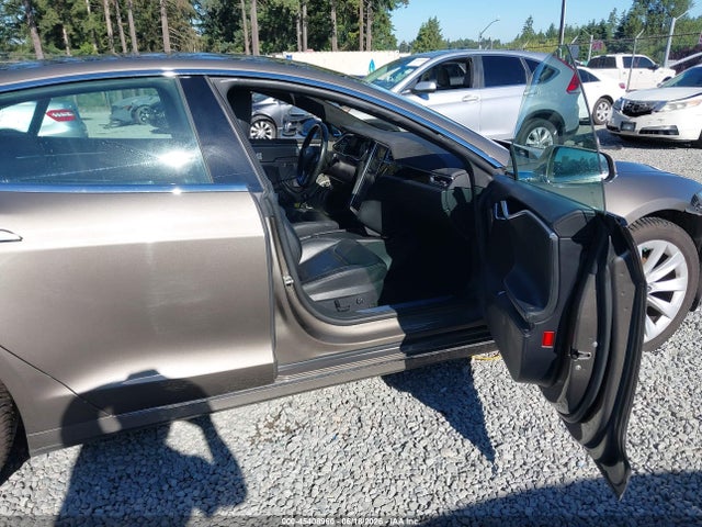 Tesla Model S 60d/70d/75d/85d/90d 2016 5YJSA1E2XGF152451 Image 5