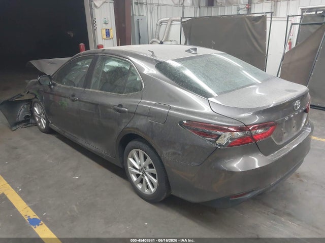 Toyota CAMRY LE 2024 4T1C11AK2RU857955 Image 3