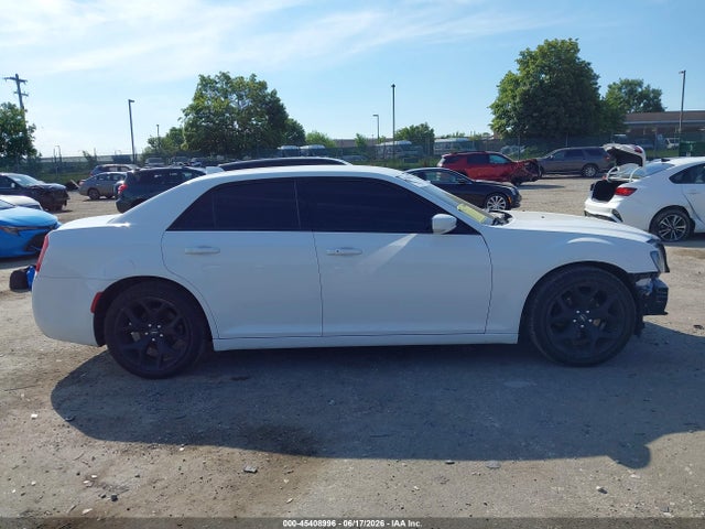 Chrysler 300 300s 2021 2C3CCABG8MH525639 Image 13