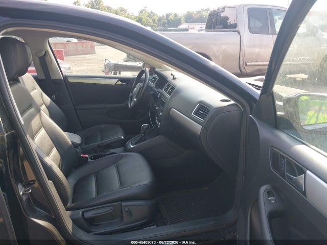 45409073 :رقم المزاد ، 3VWD17AJ3EM262899 vin ، 2014 Volkswagen Jetta 1.8t Se مزاد بيع