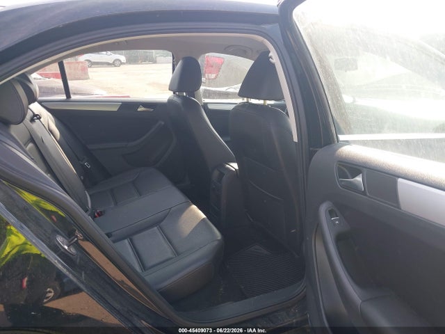 45409073 :رقم المزاد ، 3VWD17AJ3EM262899 vin ، 2014 Volkswagen Jetta 1.8t Se مزاد بيع