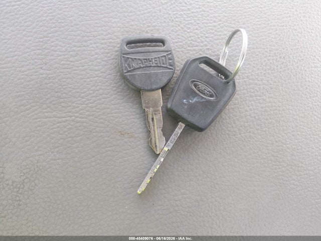 1FDBF2B68HEE28977 Ford F-250 Xl/xlt
