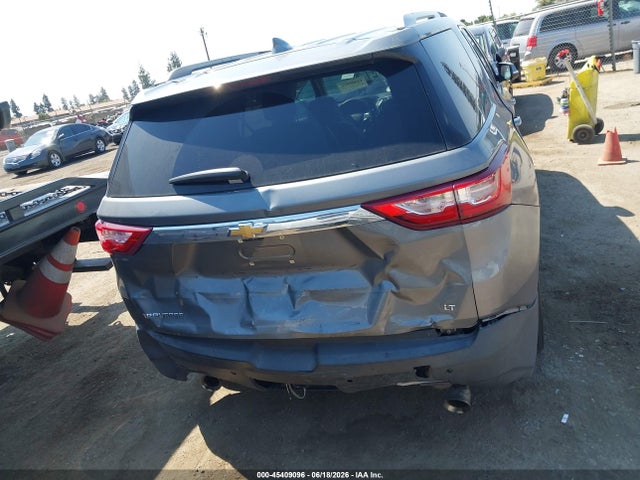 Chevrolet Traverse Lt Leather 2018 1GNERHKW5JJ112033 Image 16