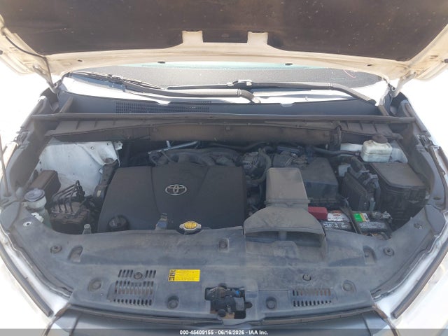 5TDBZRFH3HS430131 Toyota Highlander Le