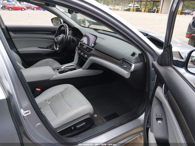 1HGCV3F98LA013682 Honda Accord Hybrid Touring