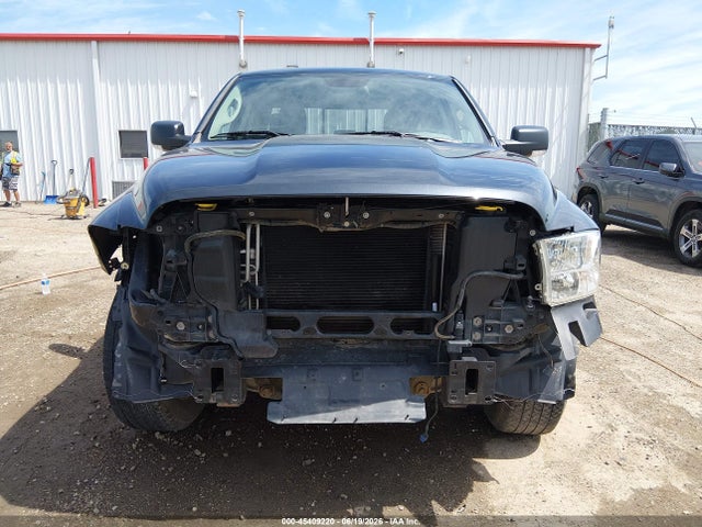 1C6RR7GT1JS120540 RAM 1500 Big Horn 4x4 6&#039;4 Box