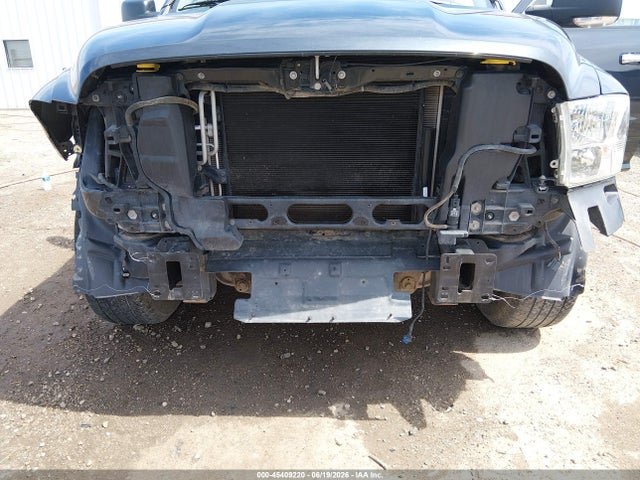 1C6RR7GT1JS120540 RAM 1500 Big Horn 4x4 6&#039;4 Box
