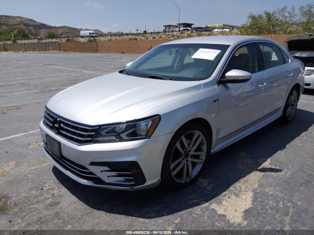 1VWDT7A33HC044415 Volkswagen Passat 1.8t R-line