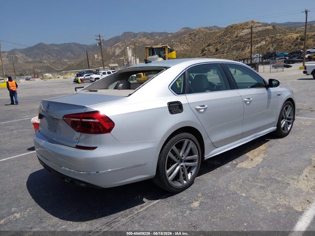 1VWDT7A33HC044415 Volkswagen Passat 1.8t R-line