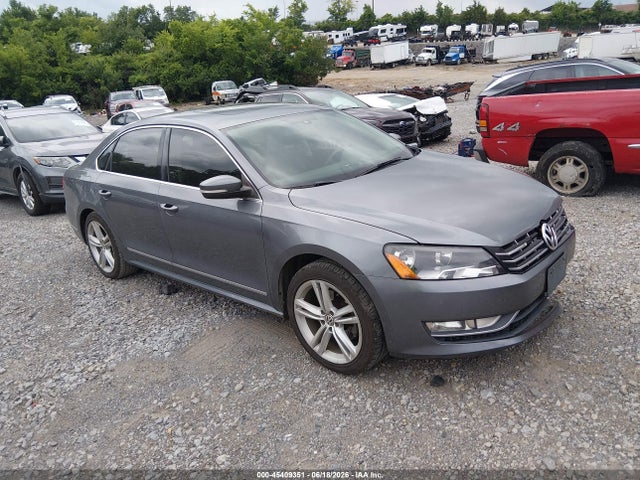 Volkswagen Passat 3.6l V6 Sel Premium 2014 1VWCM7A31EC026421 головне зображення