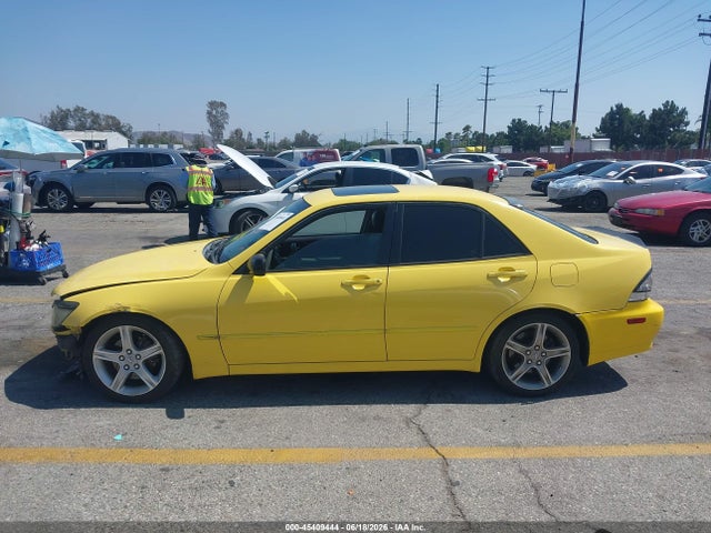 2001 Lexus Is 300 მანქანა იყიდება აუქციონზე, vin: JTHBD182210007475, აუქციონის ნომერი: 45409444