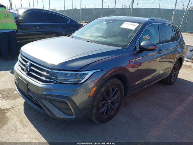 3VV3B7AX1NM177660 Volkswagen Tiguan 2.0t Se