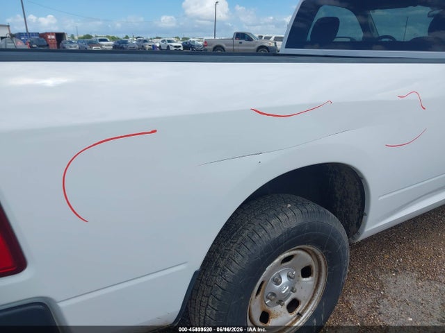 45409520 :رقم المزاد ، 3C6JR7DG0JG318196 vin ، 2018 Ram 1500 Tradesman  4x4 8' Box مزاد بيع