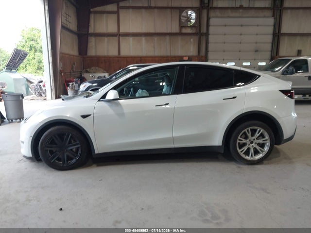 Продажа на аукционе авто 2022 Tesla Model Y Long Range Dual Motor All-wheel Drive, vin: 7SAYGDEEXNA012823, номер лота: 45409562