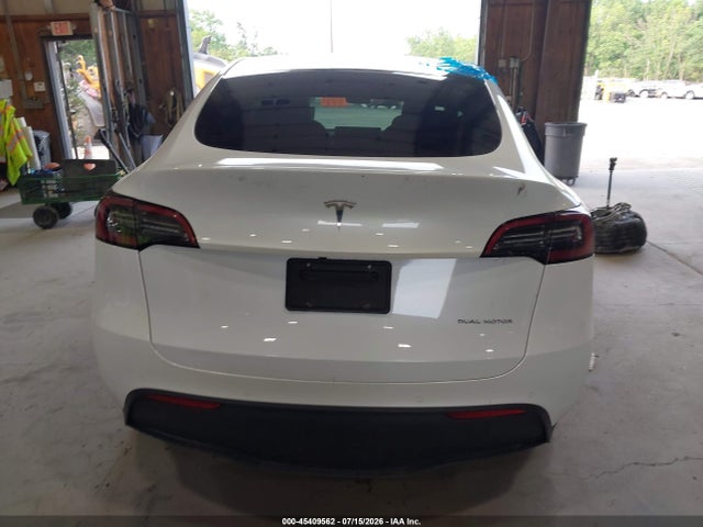 Продажа на аукционе авто 2022 Tesla Model Y Long Range Dual Motor All-wheel Drive, vin: 7SAYGDEEXNA012823, номер лота: 45409562