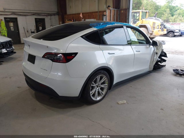 Продажа на аукционе авто 2022 Tesla Model Y Long Range Dual Motor All-wheel Drive, vin: 7SAYGDEEXNA012823, номер лота: 45409562