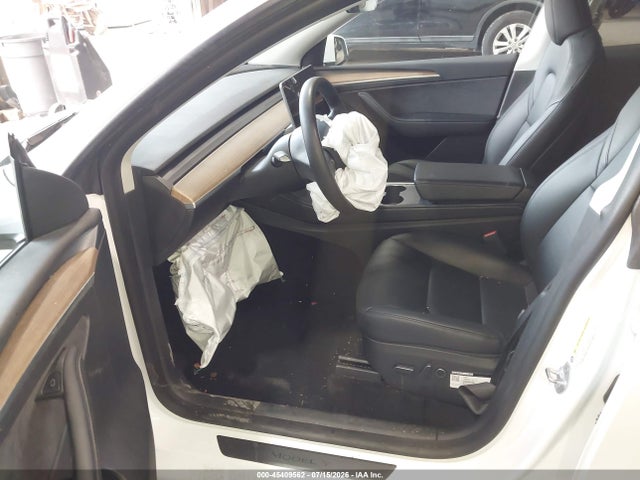 Продажа на аукционе авто 2022 Tesla Model Y Long Range Dual Motor All-wheel Drive, vin: 7SAYGDEEXNA012823, номер лота: 45409562