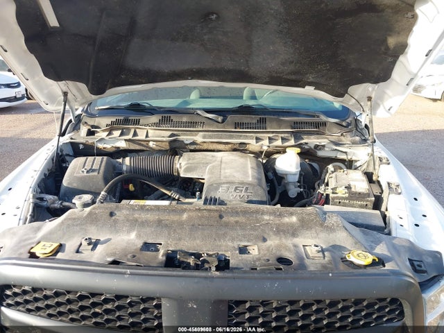 3C6RR6KG4LG253677 RAM 1500 Classic Tradesman 4x2 5&#039;7 Box