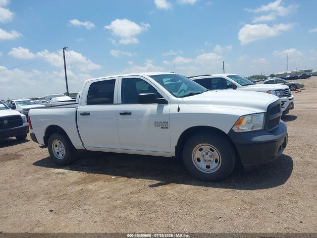 3C6RR6KG4LG253677 RAM 1500 Classic Tradesman 4x2 5&#039;7 Box
