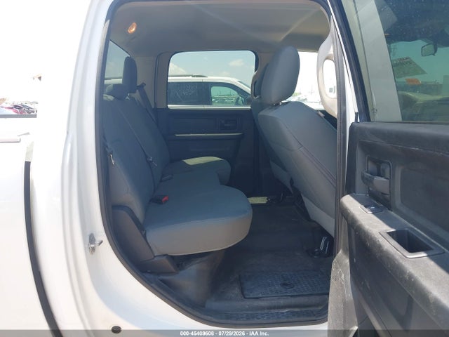 3C6RR6KG4LG253677 RAM 1500 Classic Tradesman 4x2 5&#039;7 Box