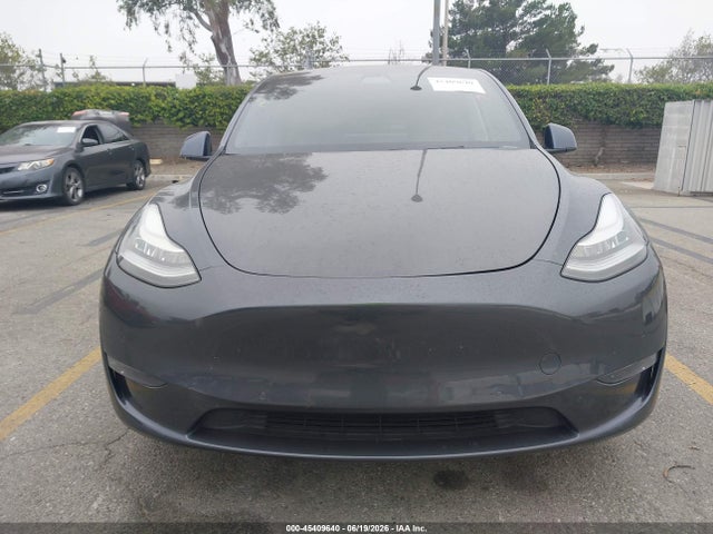 Продажа на аукционе авто 2020 Tesla Model Y Long Range Dual Motor All-wheel Drive, vin: 5YJYGDEEXLF045396, номер лота: 45409640