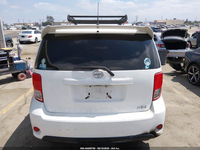 Scion XB 2014 JTLZE4FE3EJ065210 Image 16