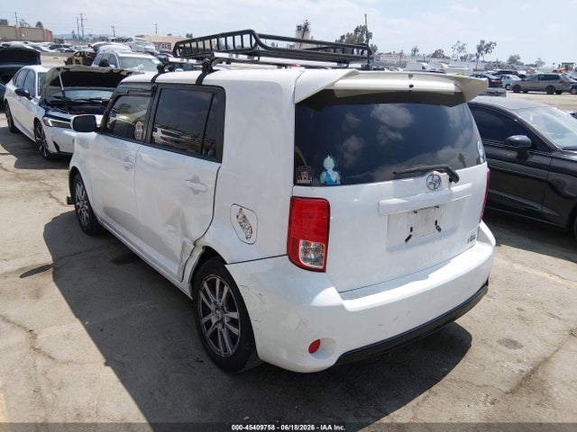 Scion XB 2014 JTLZE4FE3EJ065210 Image 3