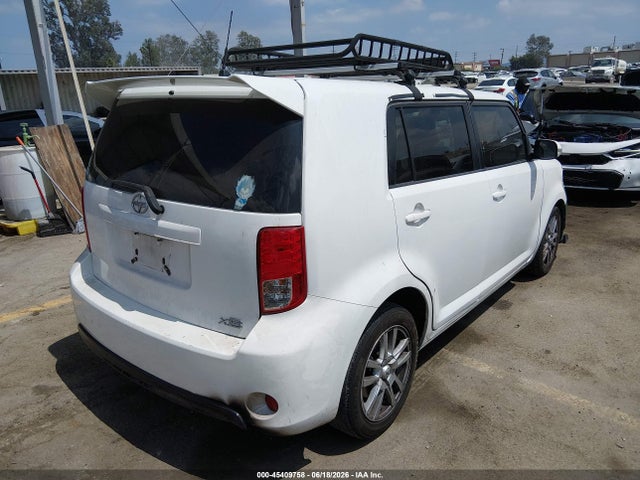 Scion XB 2014 JTLZE4FE3EJ065210 Image 4