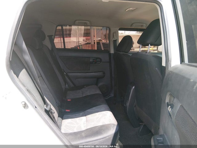Scion XB 2014 JTLZE4FE3EJ065210 Image 8