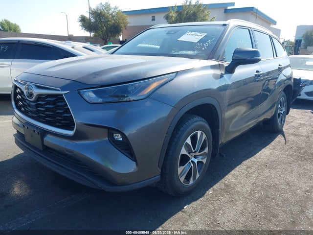 Toyota Highlander Xle 2023 5TDKDRBH7PS033511 Image 2