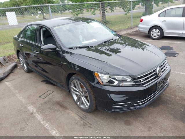 2018 Volkswagen Passat 2.0t R-line/2.0t S მანქანა იყიდება აუქციონზე, vin: 1VWAA7A35JC005596, აუქციონის ნომერი: 45409877