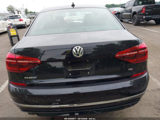 2018 Volkswagen Passat 2.0t R-line/2.0t S მანქანა იყიდება აუქციონზე, vin: 1VWAA7A35JC005596, აუქციონის ნომერი: 45409877