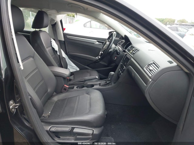 2018 Volkswagen Passat 2.0t R-line/2.0t S მანქანა იყიდება აუქციონზე, vin: 1VWAA7A35JC005596, აუქციონის ნომერი: 45409877