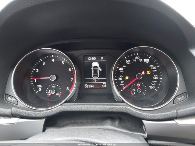 2018 Volkswagen Passat 2.0t R-line/2.0t S მანქანა იყიდება აუქციონზე, vin: 1VWAA7A35JC005596, აუქციონის ნომერი: 45409877