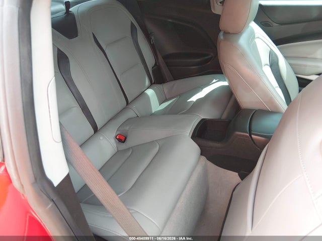 45409911 :رقم المزاد ، 1G1FD1RX7N0106157 vin ، 2022 Chevrolet Camaro Rwd  2lt مزاد بيع