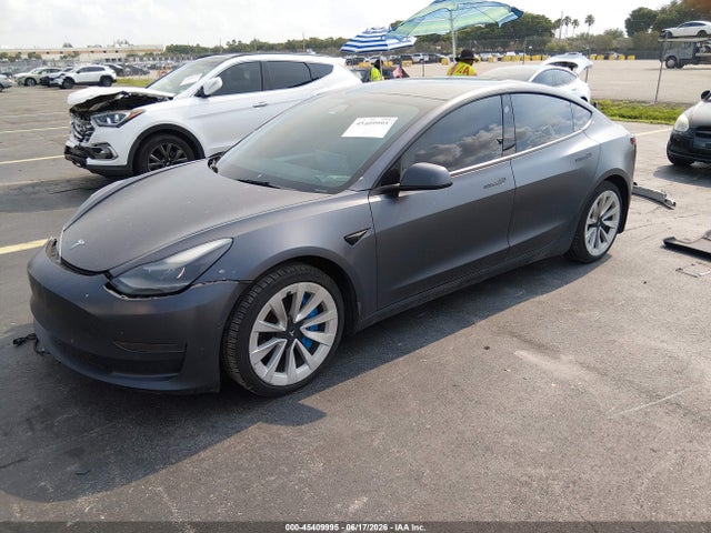Tesla Model 3 Rear-wheel Drive 2022 5YJ3E1EA4NF111049 Image 2