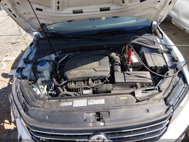 2017 Volkswagen Passat 1.8t R-line მანქანა იყიდება აუქციონზე, vin: 1VWDT7A38HC065082, აუქციონის ნომერი: 45410032