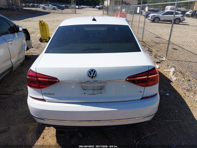 2017 Volkswagen Passat 1.8t R-line მანქანა იყიდება აუქციონზე, vin: 1VWDT7A38HC065082, აუქციონის ნომერი: 45410032