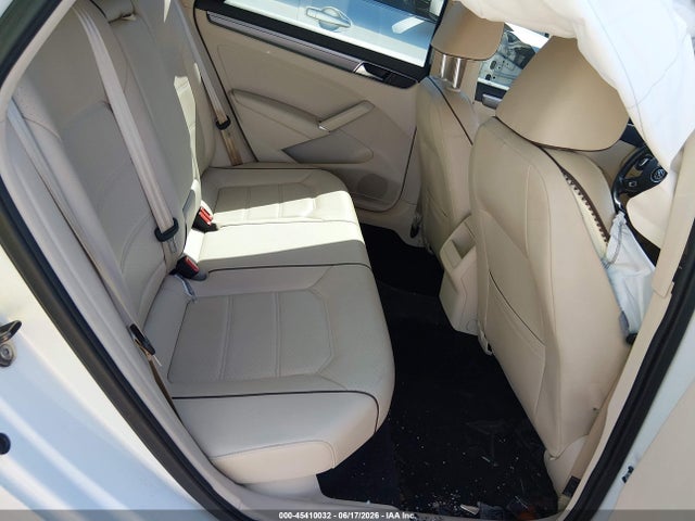 2017 Volkswagen Passat 1.8t R-line მანქანა იყიდება აუქციონზე, vin: 1VWDT7A38HC065082, აუქციონის ნომერი: 45410032