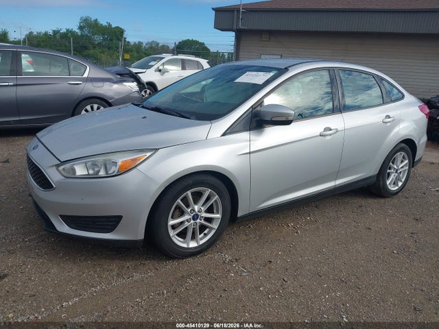 Ford FOCUS SE 2015 1FADP3F28FL254575 Image 2