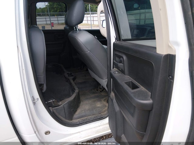 45410189 :رقم المزاد ، 1C6RR6FG0JS303605 vin ، 2018 Ram 1500 Tradesman  4x2 6'4 Box مزاد بيع