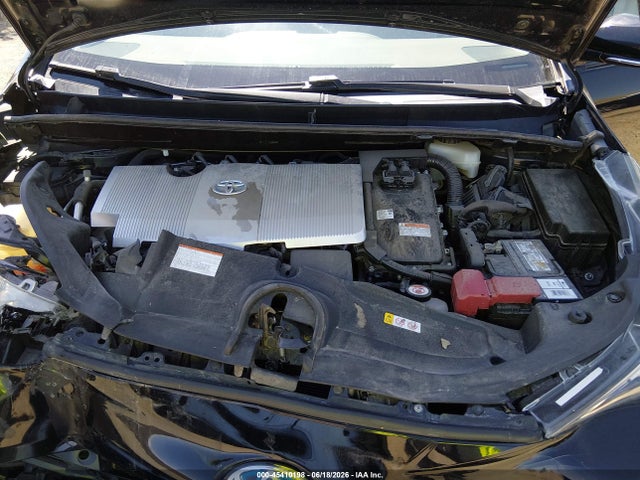 JTDKARFU5H3043294 Toyota Prius Three