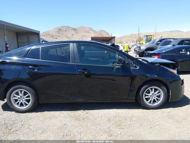 JTDKARFU5H3043294 Toyota Prius Three